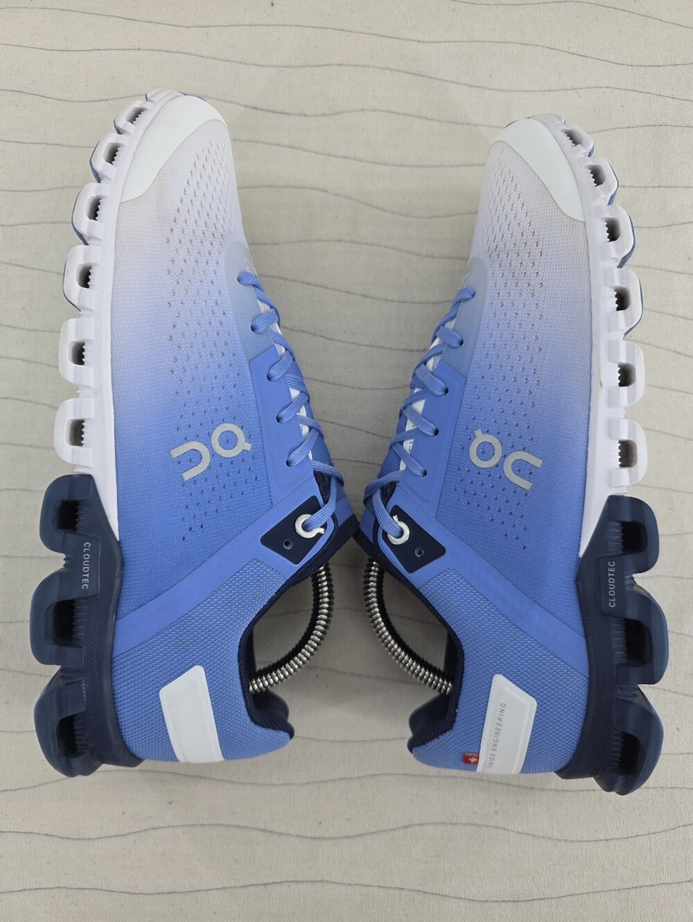 On Running Womens Cloudflow Blue White CloudTec Sneaker Shoes 35.99233 Size 8.5 - Picture 10 of 14